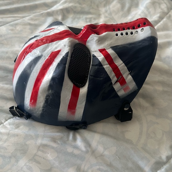 Union Jack Themed Mask - Picture 4 of 4